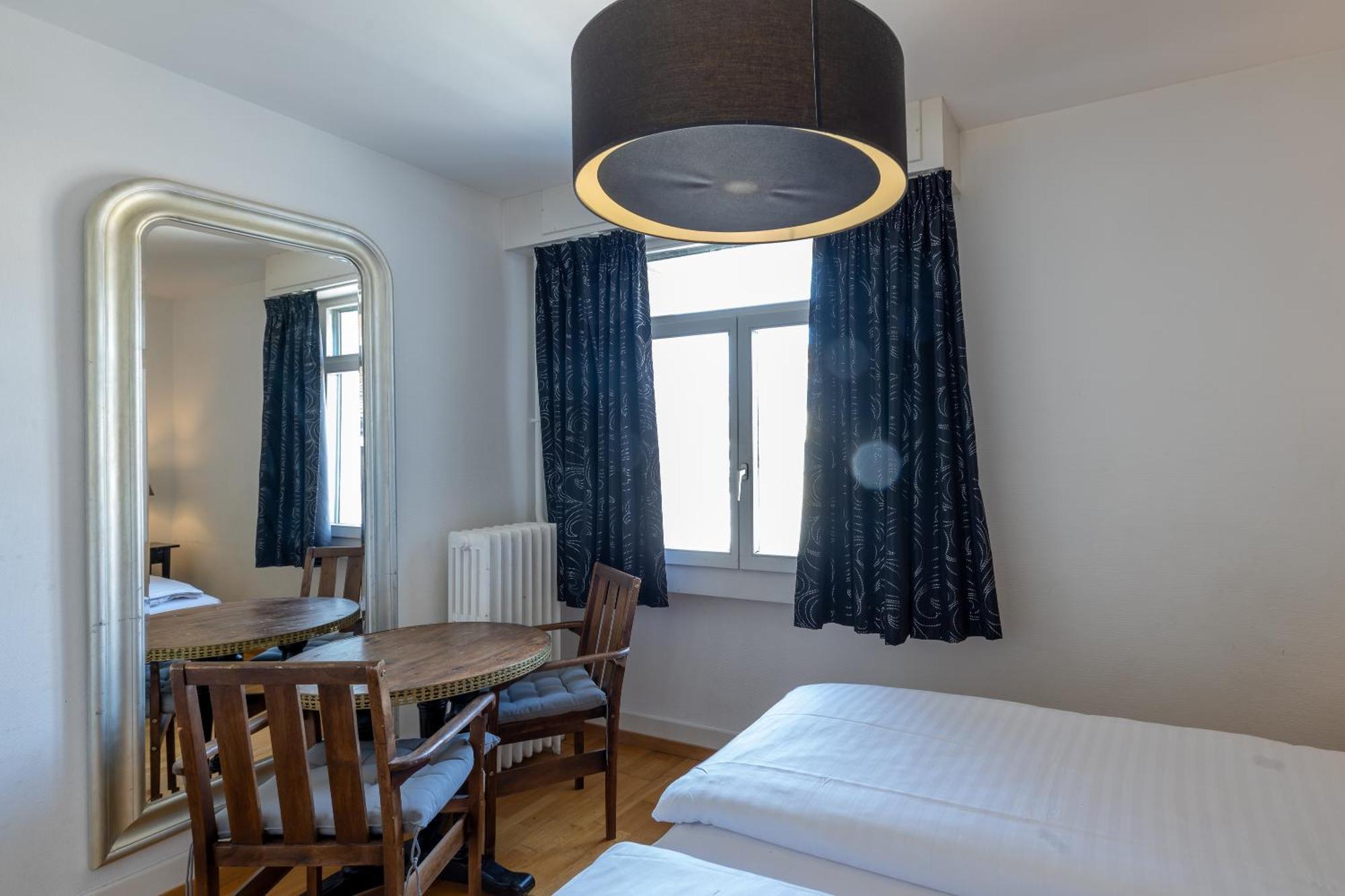 Vevey Hotel & Guesthouse Bagian luar foto