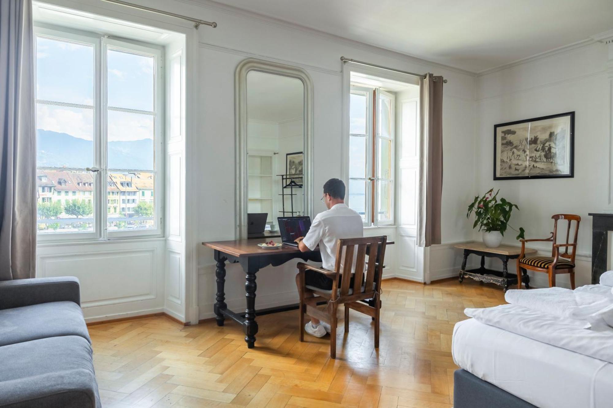 Vevey Hotel & Guesthouse Bagian luar foto