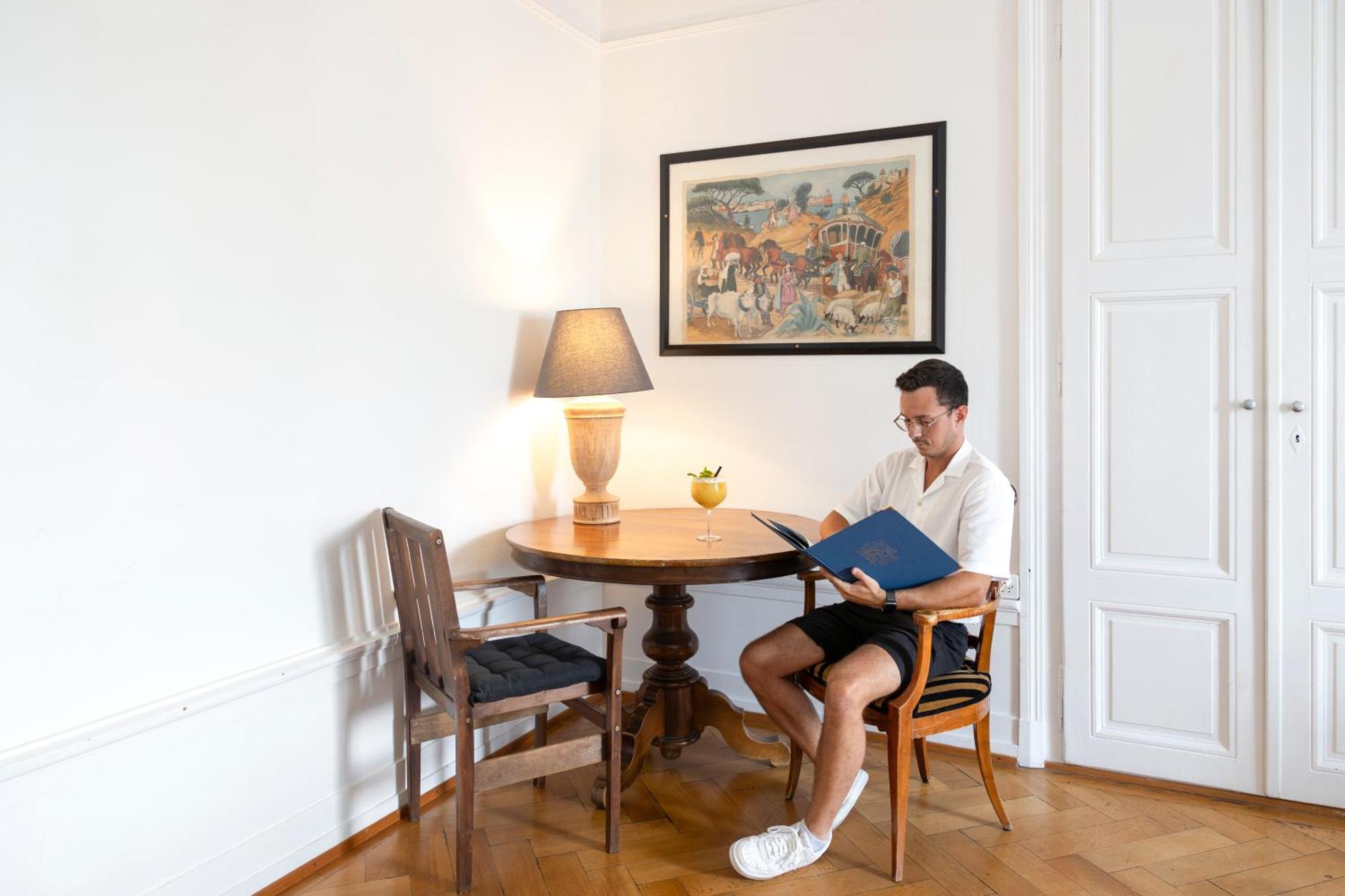Vevey Hotel & Guesthouse Bagian luar foto